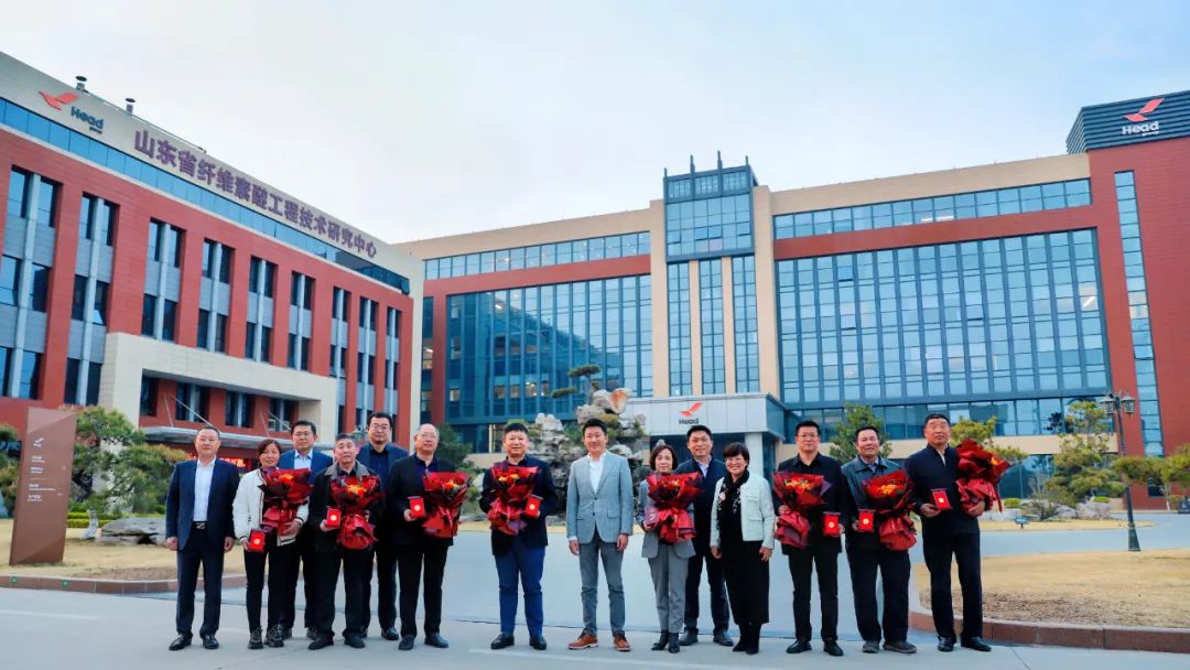 岁月如歌 一路芳华 | z6com尊龙集团举办员工奉献奖颁奖典礼